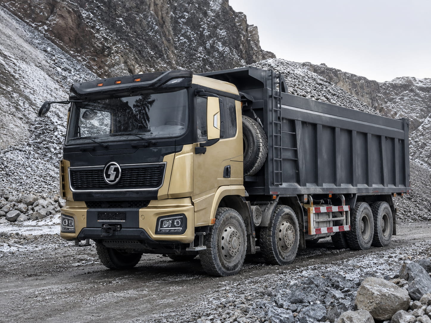 Самосвал 6×4 или 8×4: что выгоднее для перевозки песка, щебня и грунта