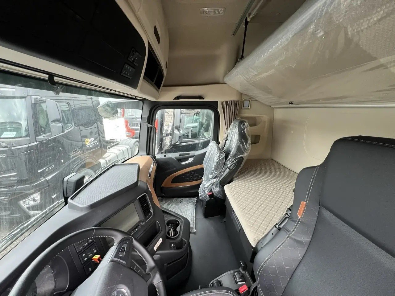 Седельный тягач Shacman X6000 (рестайлинг) 4×2 SX4188YY381