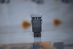 Переключатель блокировки дифференциала между колесами передней оси