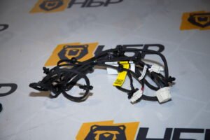 Жгут проводов в потолке кабины