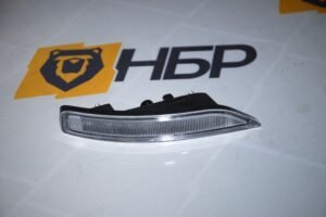 Фонарь габаритный левый
